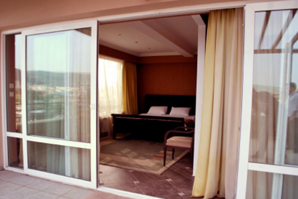 Prestige Palace - Esquisse Hotel Tbilisi Zimmer foto