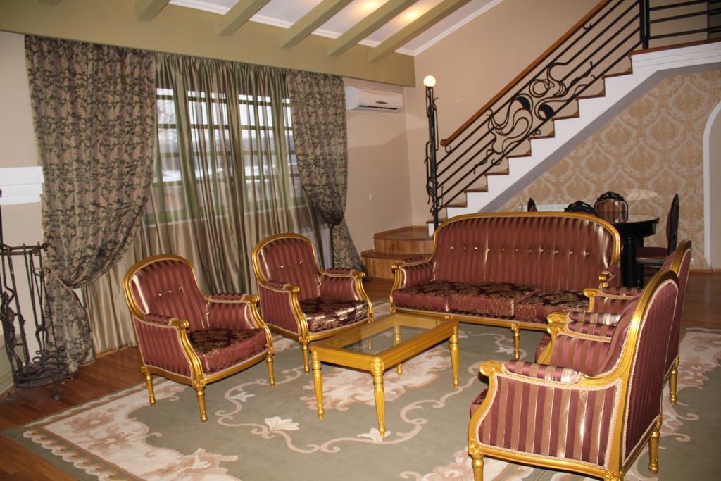 Prestige Palace - Esquisse Hotel Tbilisi Zimmer foto